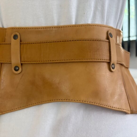 Tan leather belt - Picture 2 of 5